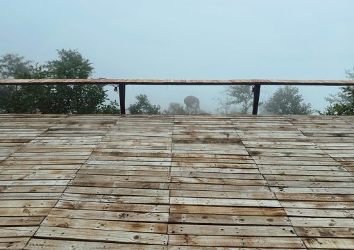 Sân Gỗ Cắm Trại